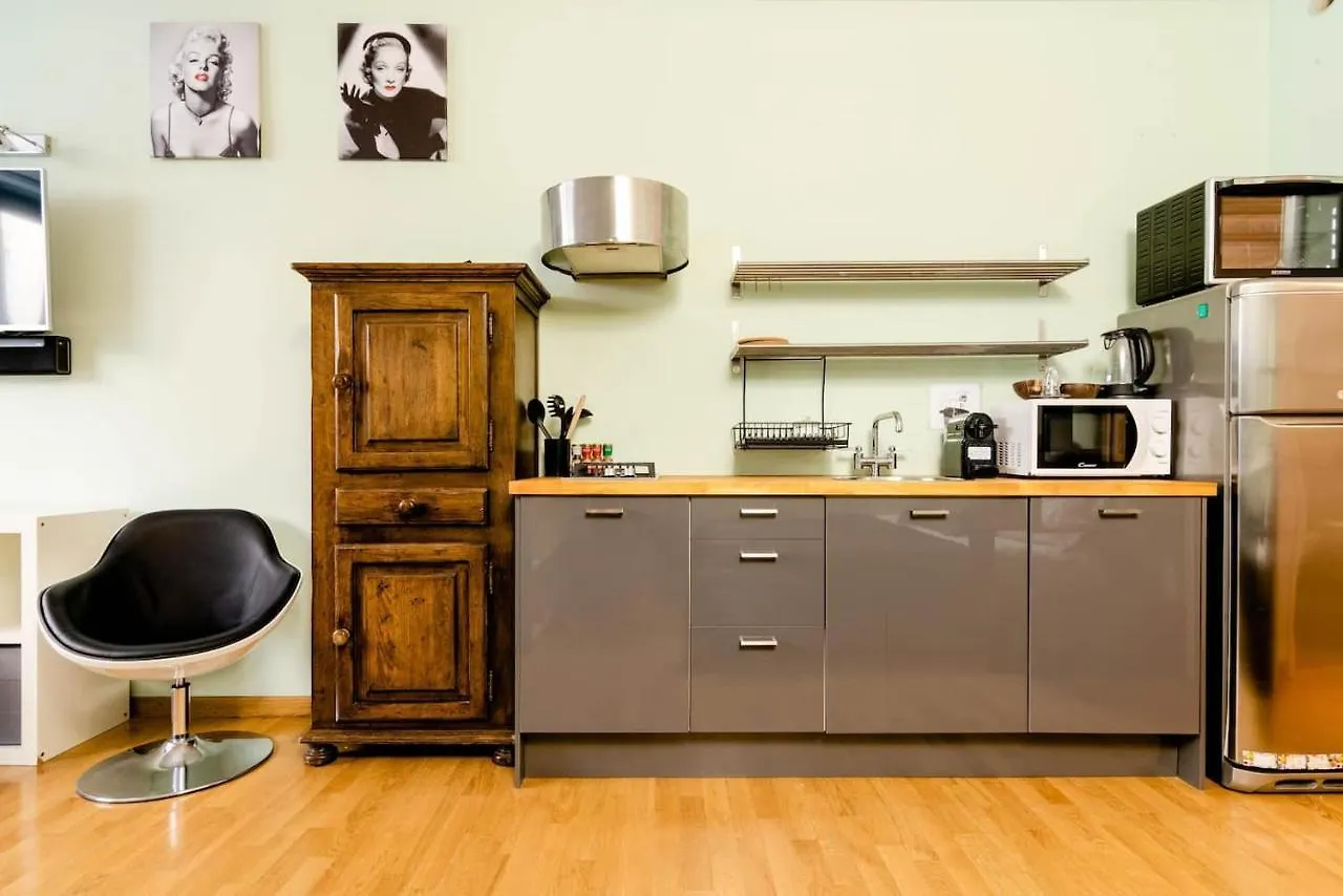 Central Studio Apartment - 24H Self Checkin Milano